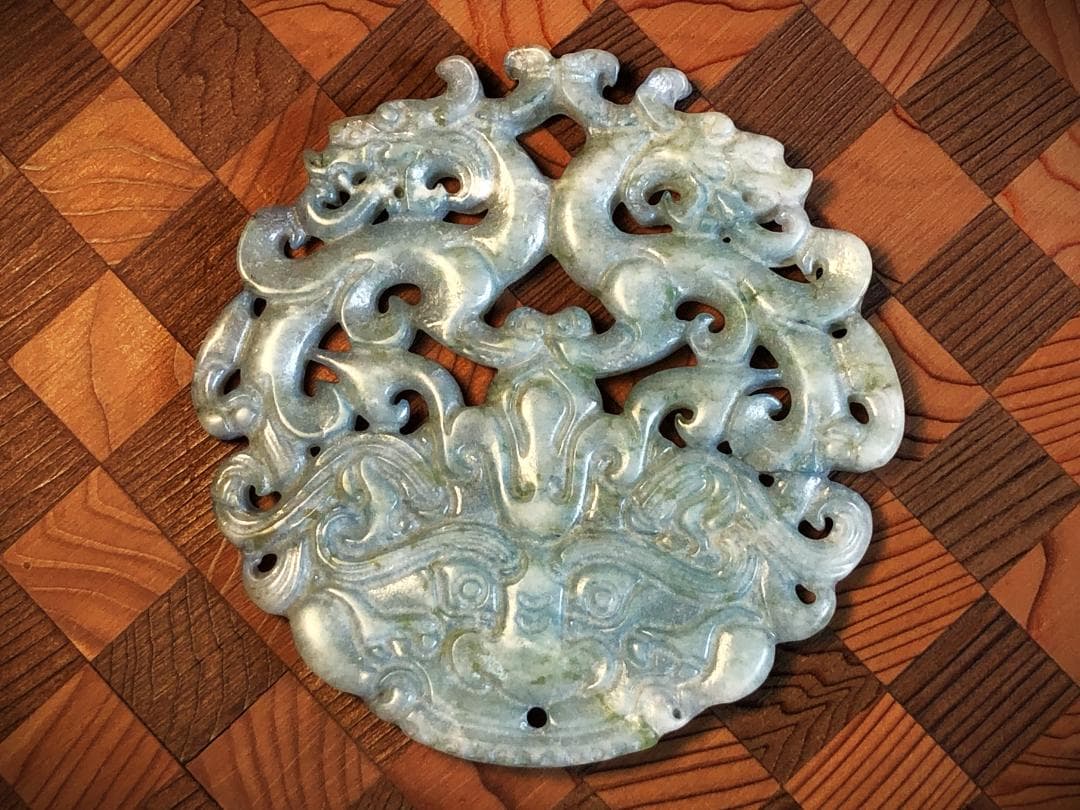 【 中国骨董翡翠 】　双龍饕餮文　地透かし容彫り　佩玉/古玉/和田玉