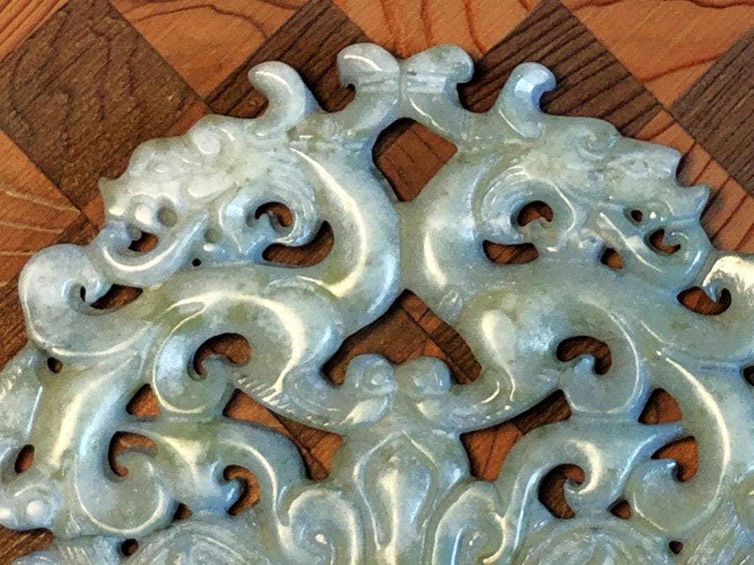 【 中国骨董翡翠 】　双龍饕餮文　地透かし容彫り　佩玉/古玉/和田玉