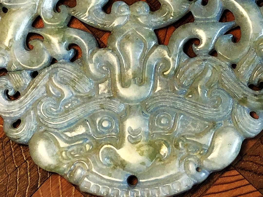 【 中国骨董翡翠 】　双龍饕餮文　地透かし容彫り　佩玉/古玉/和田玉