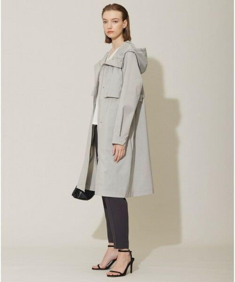 新品タグ付近年✨ICB 撥水加工メモリーストレッチタフタ フーデットコート 24