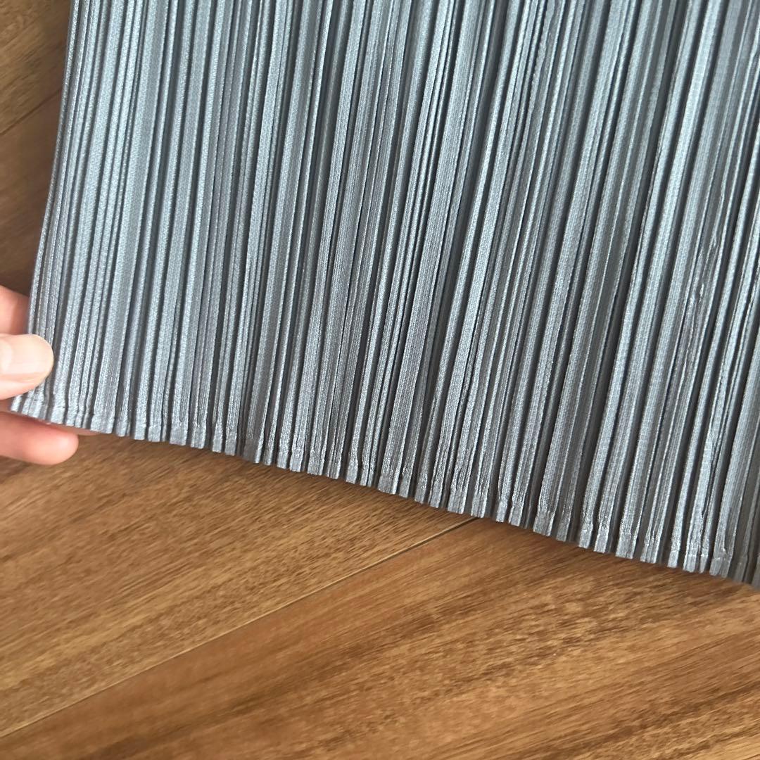 EATS PLEASE グレー プリーツキュロット