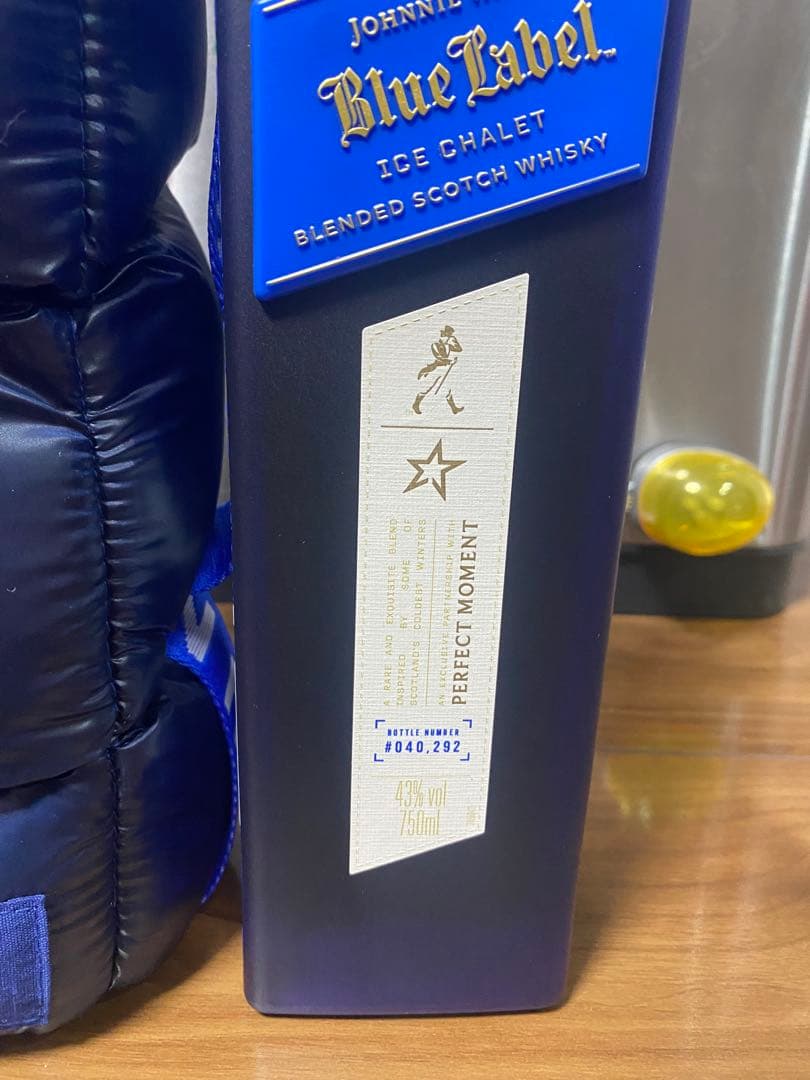 新品 ジョニーウォーカー ブルーラベル アイスシャレー 43% 750ml