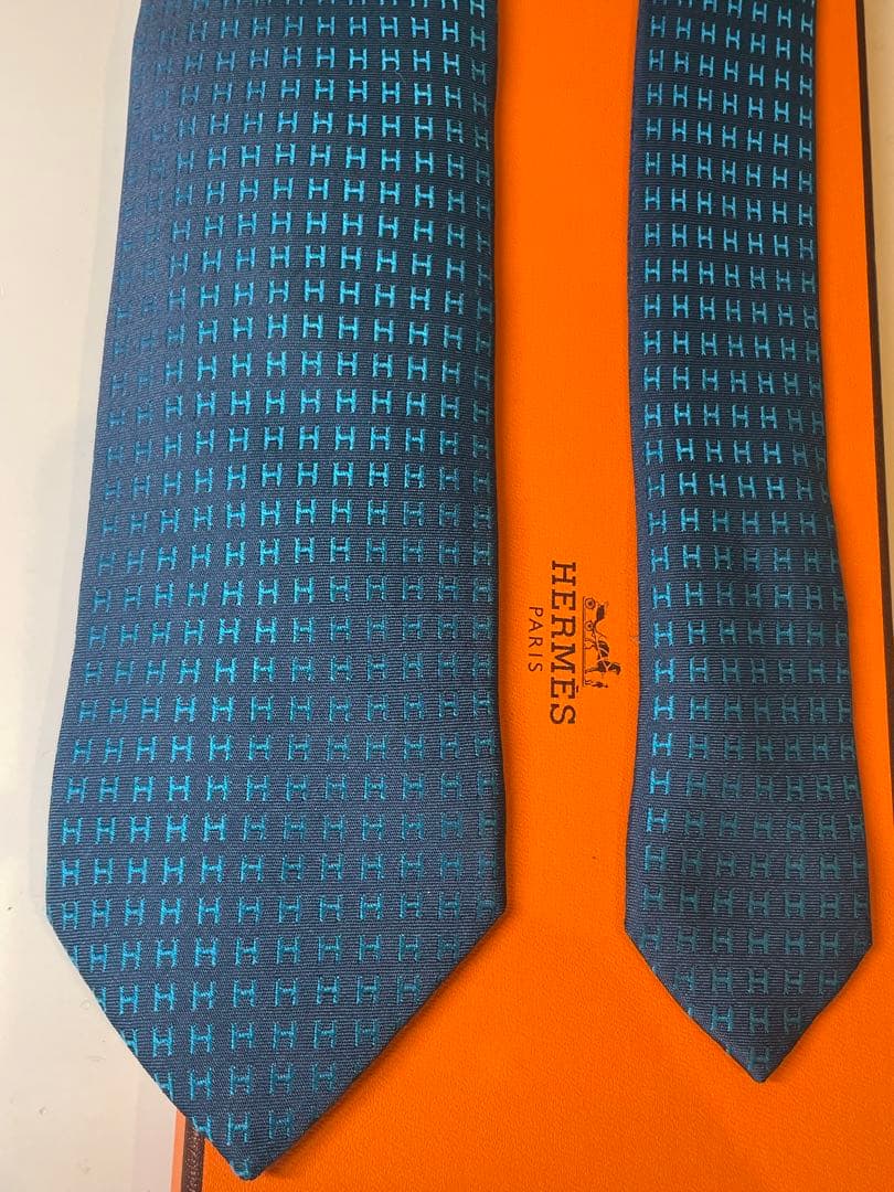 【一度使用のみ】HERMES ダークブルー H総柄ネクタイ