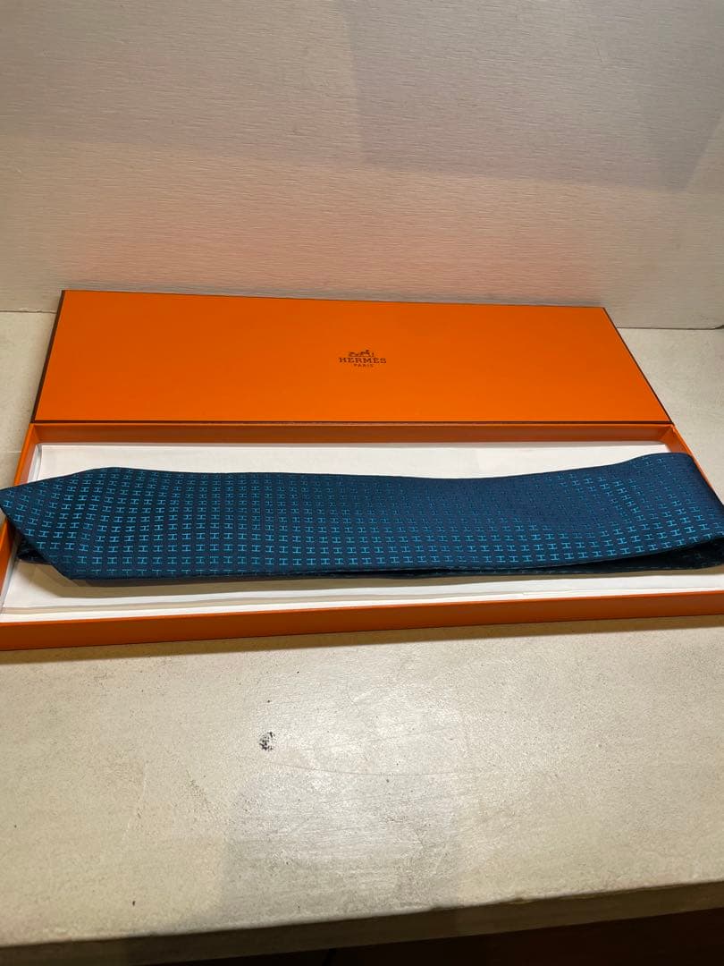 【一度使用のみ】HERMES ダークブルー H総柄ネクタイ