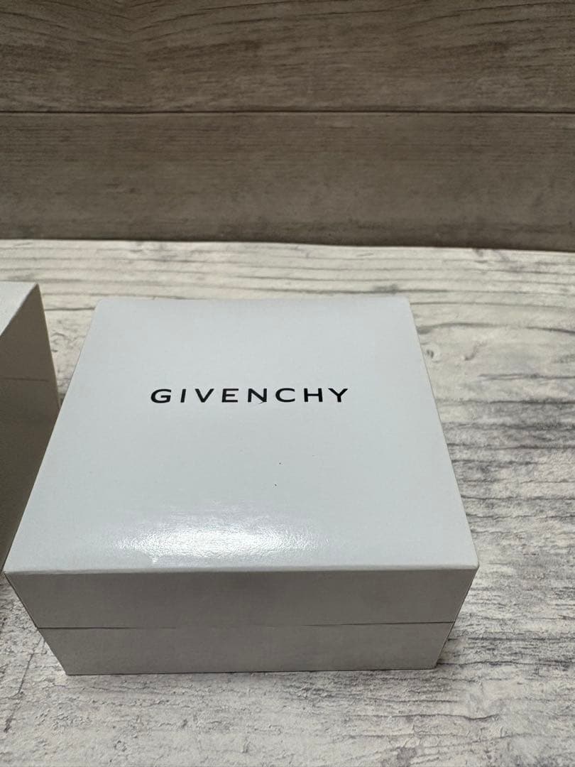 GIVENCHY ジバンシィ　カフスリンク　カブスボタン　スーツ　STAR 美品