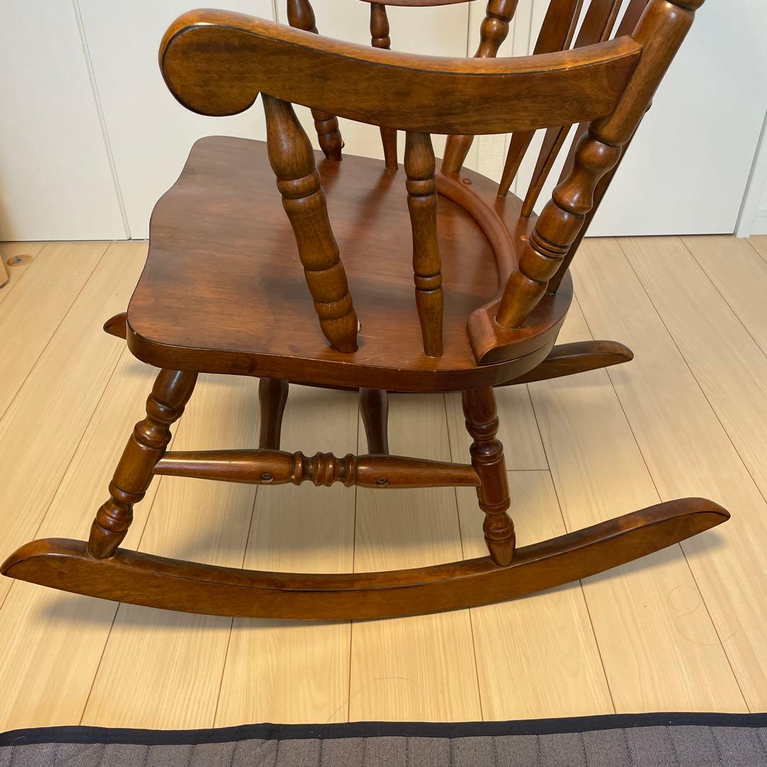 木製ロッキングチェア 花模様付き