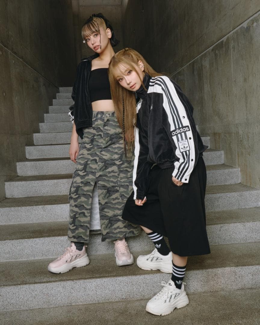 ADIDAS Sサイズ アディブレイク ベロア トラックトップ 黒 IW5581