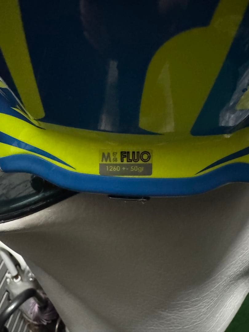 Airoh C8 フルフェイスヘルメット 青・黄