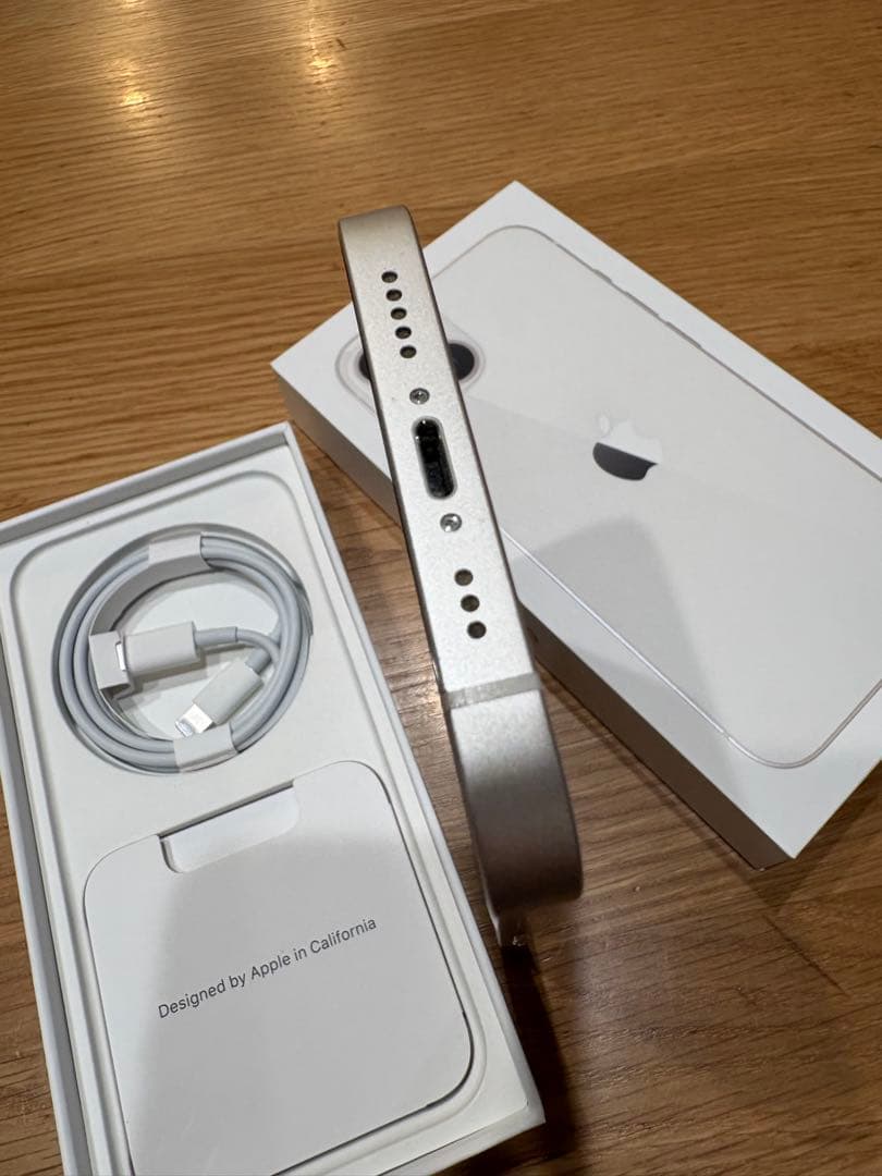 iPhone13 ホワイト