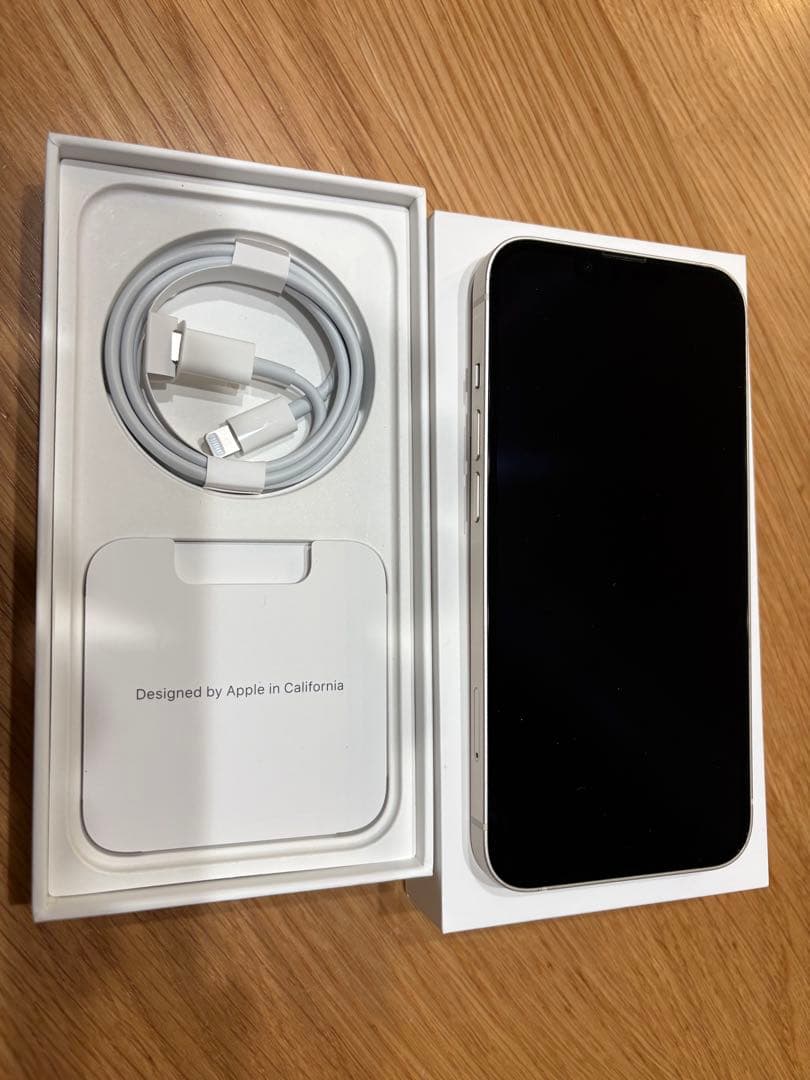 iPhone13 ホワイト