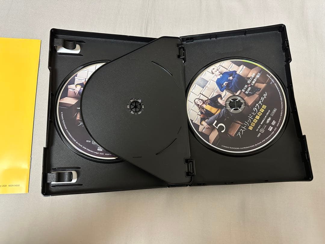 アストリッドとラファエル 文書係の事件録 シーズン 1 2 DVD BOX