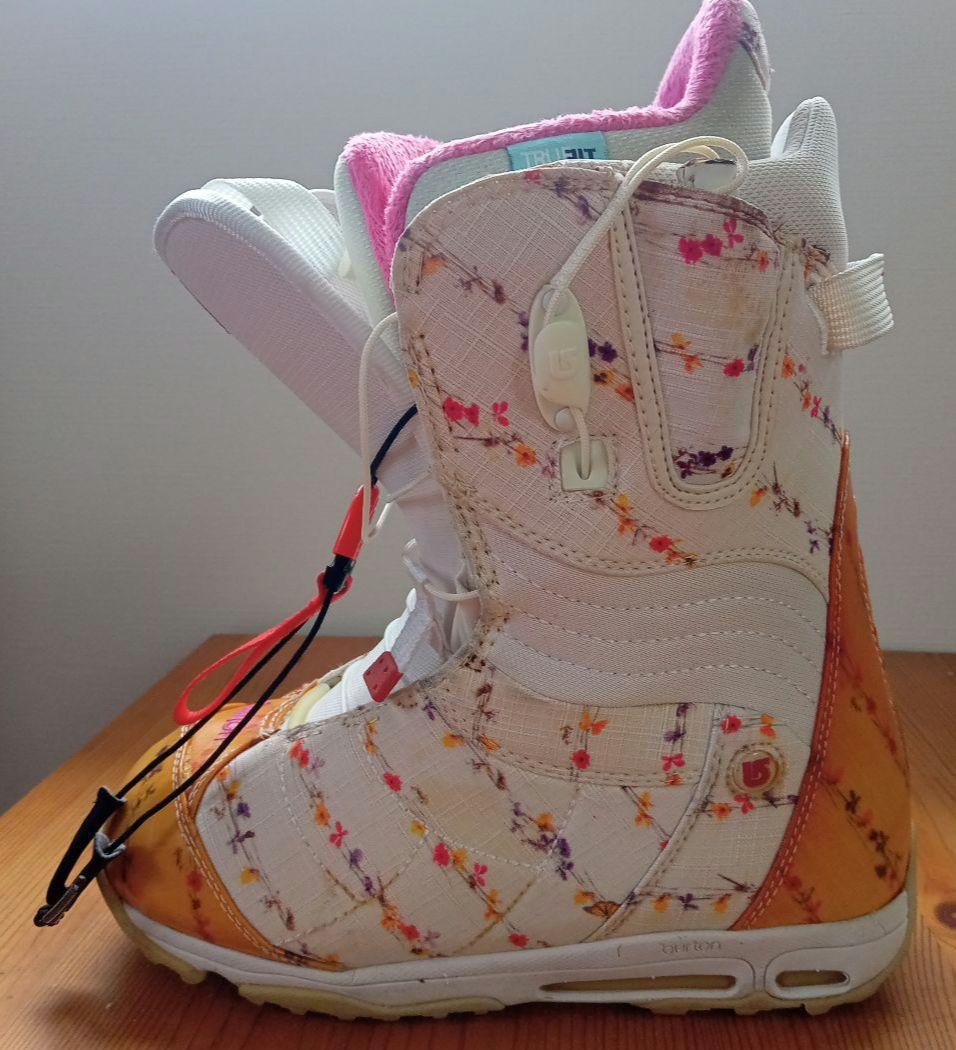 burton 女性用スノーボードブーツ