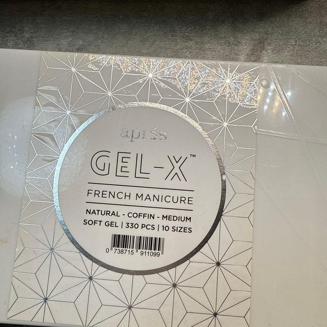 おきちゃんさん専用。。après エクステンションフレンチセットチップ付き