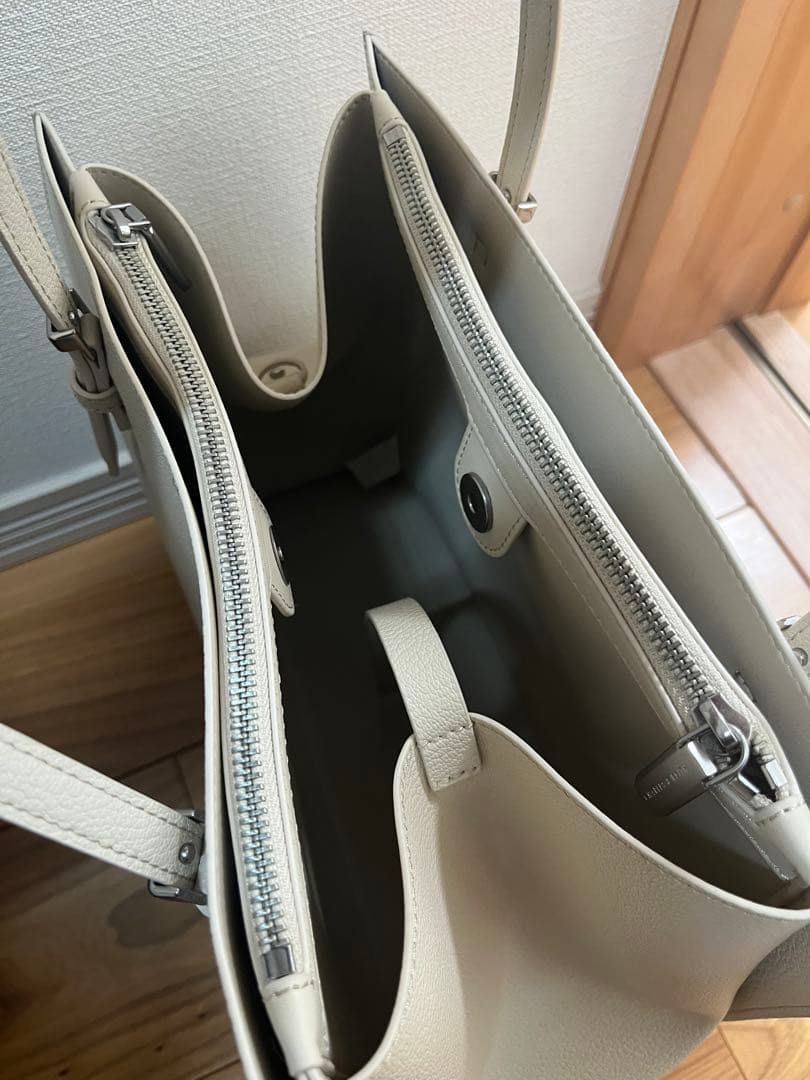 CHARLES & KEITH クラシックダブルハンドルトートバッグ　ベージュ