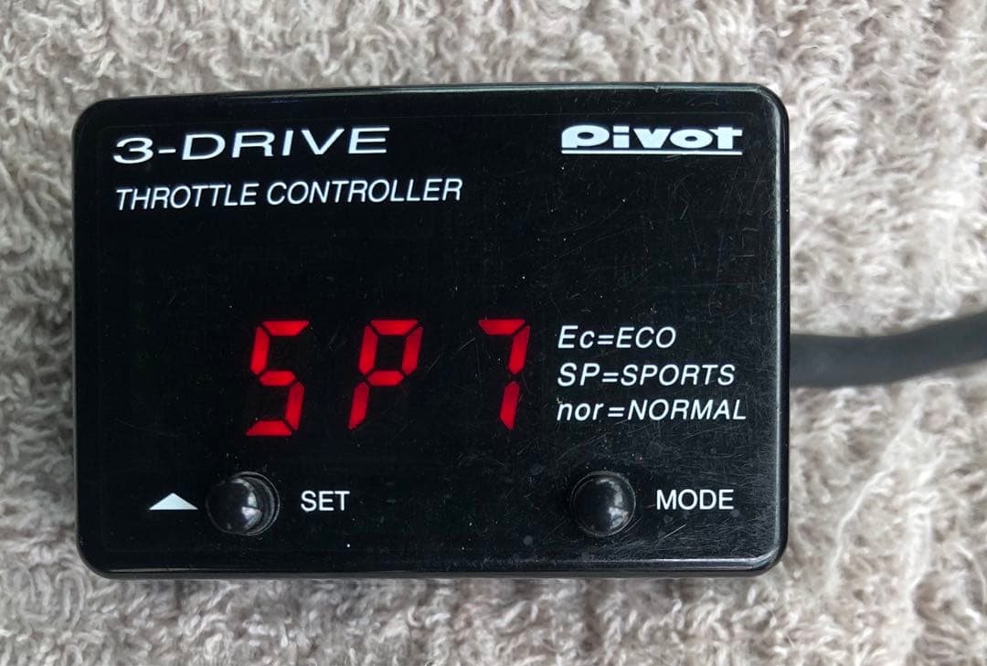 PIVOT 3 drive COMPACT スロットルコントローラー　THR