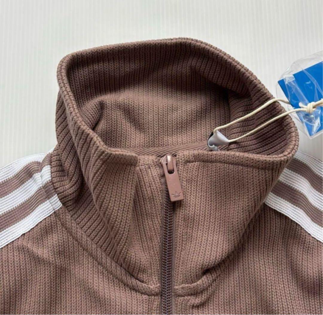 新品　アディダス　adidas KNITTED TOP ニットトップ　　ベージュ