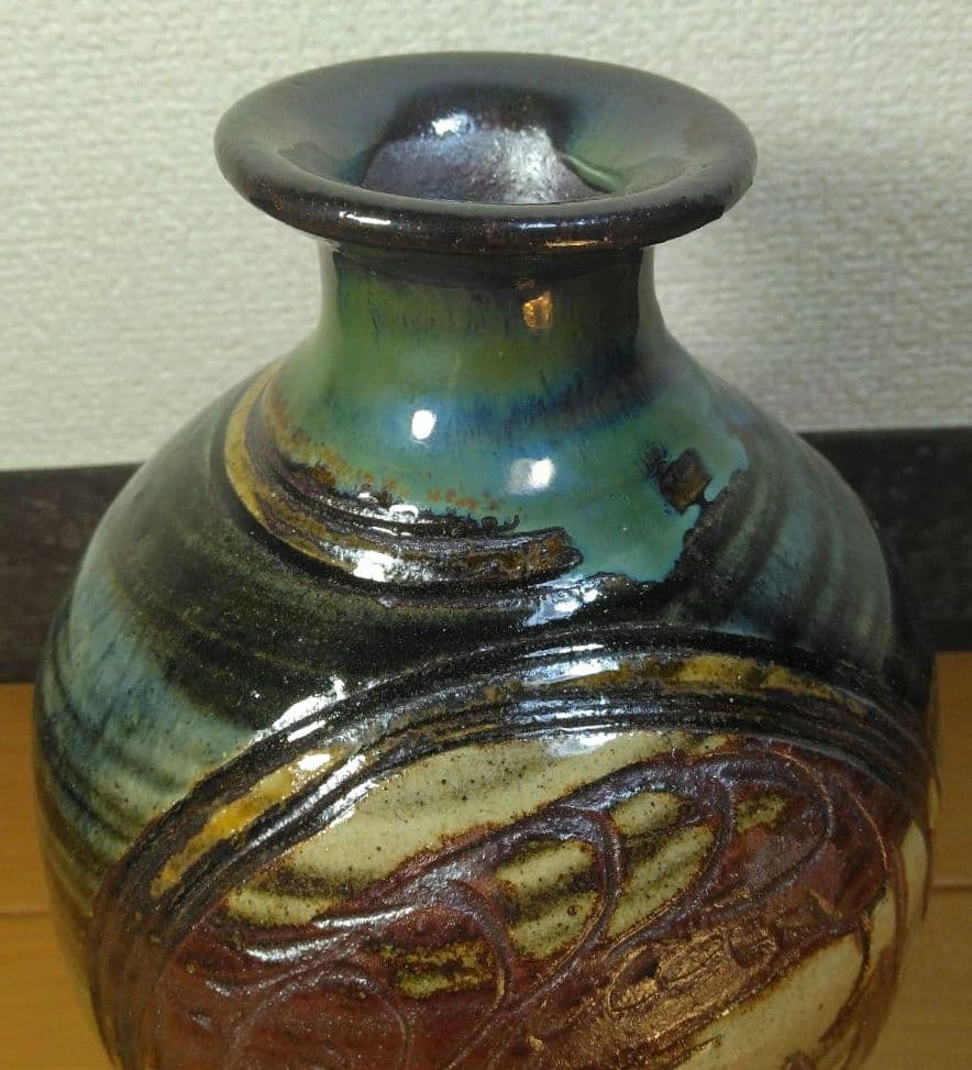 人間国宝 金城次郎 海老紋花瓶 栞 共箱 美品 壺屋焼 やちむん 壷屋焼 窓絵