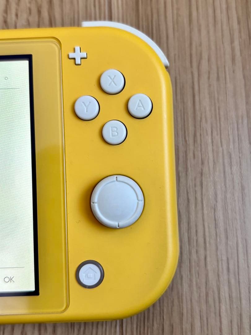 Nintendo Switch Lite イエロー 本体　箱　アダプター　ケース