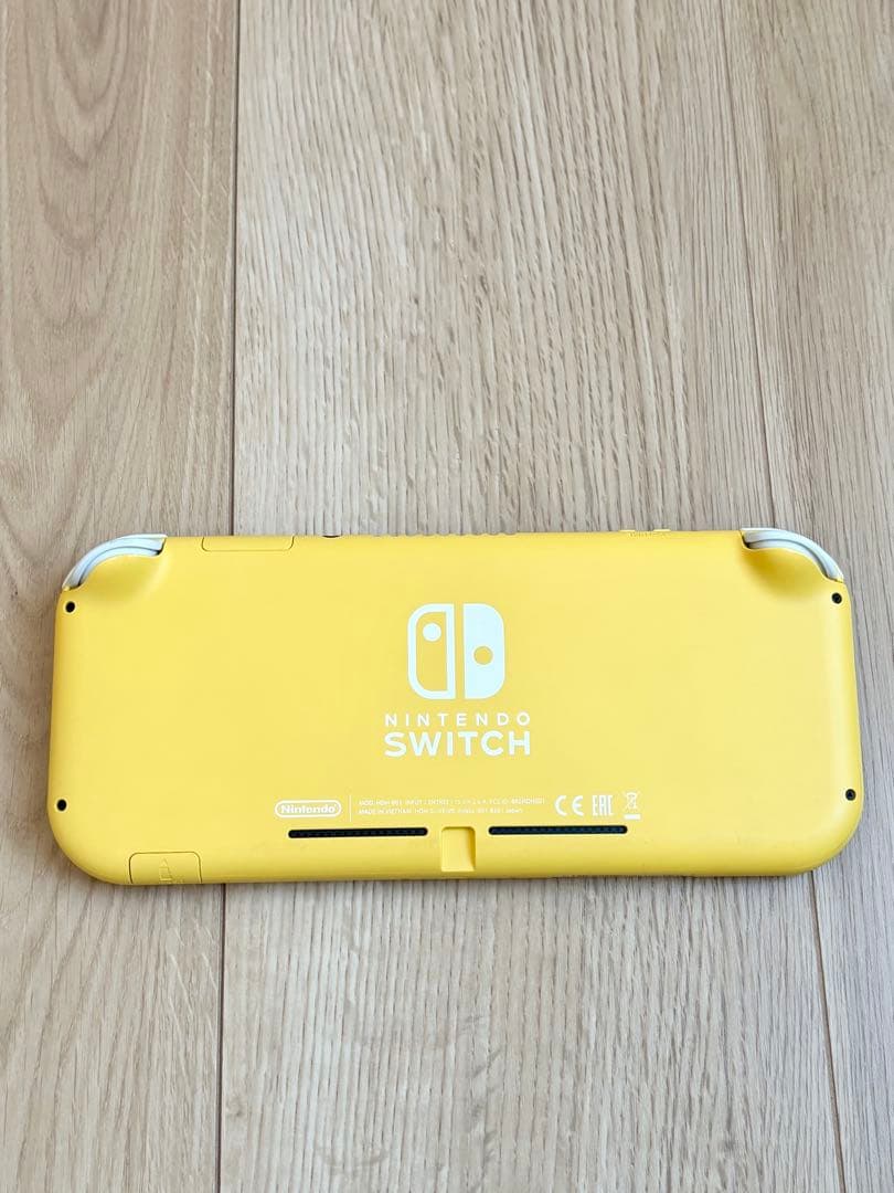 Nintendo Switch Lite イエロー 本体　箱　アダプター　ケース