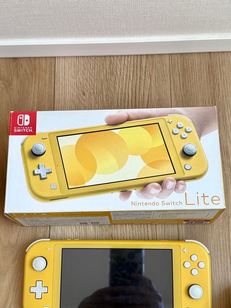 Nintendo Switch Lite イエロー 本体　箱　アダプター　ケース