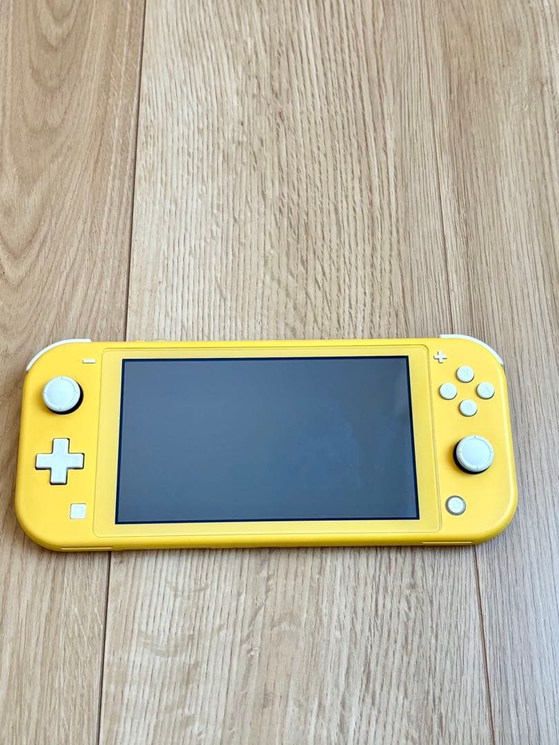 Nintendo Switch Lite イエロー 本体　箱　アダプター　ケース