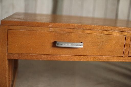 古い木製の机　引き出し2杯