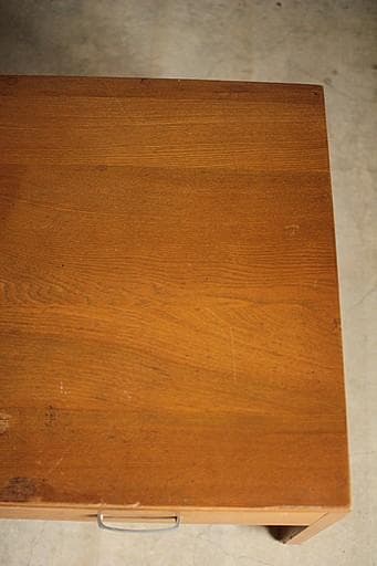 古い木製の机　引き出し2杯