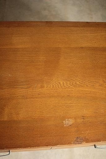 古い木製の机　引き出し2杯