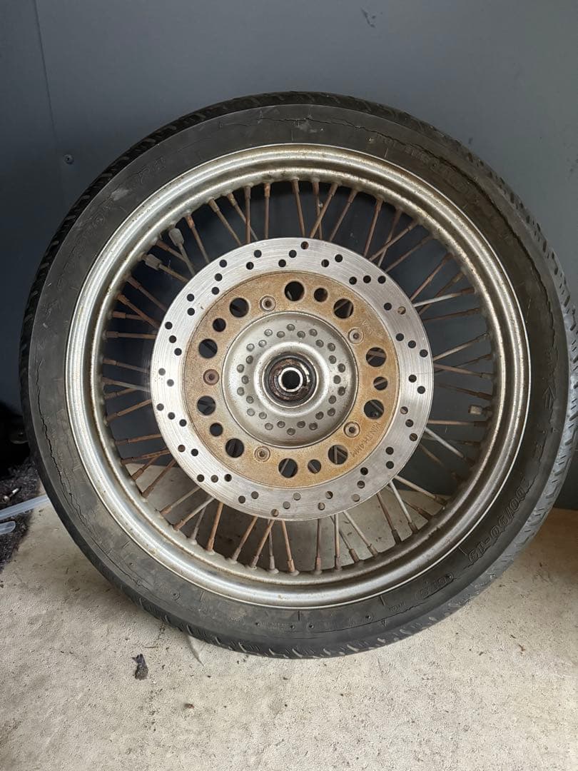 スティード400 フロントホイール19インチ　ブレーキディスクキャリパーサポート