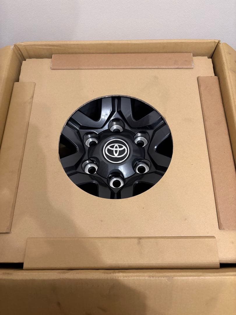 ハイラックスZ後期　純正17インチホイール　納車前外し　4本セット