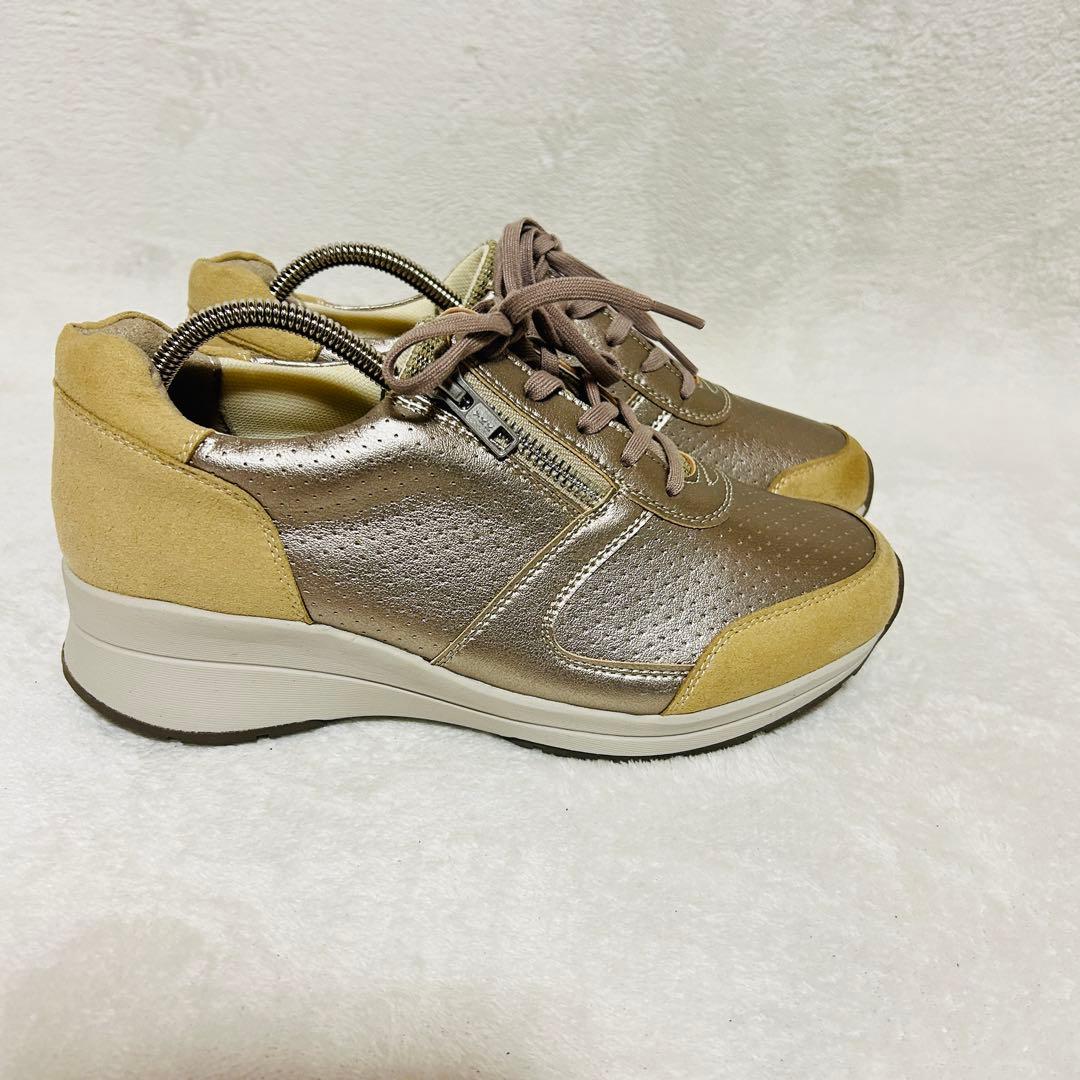 美品　AKAISHI アカイシ　126ウォーキングスニーカー　外反母趾