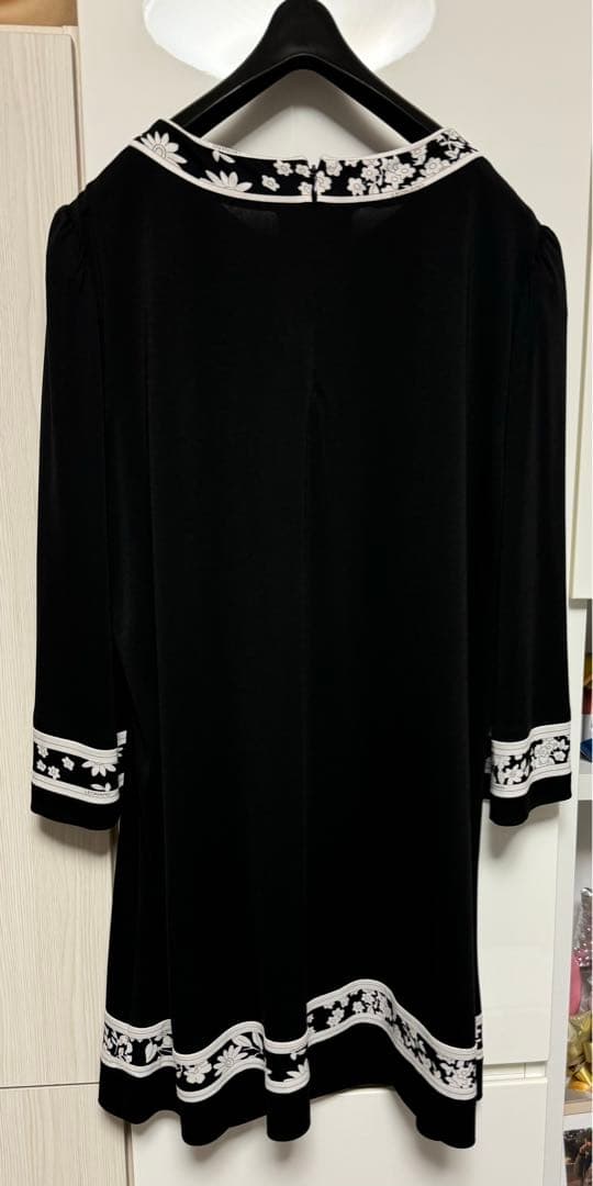 近年美品❤️44キュートなブラック チュニック