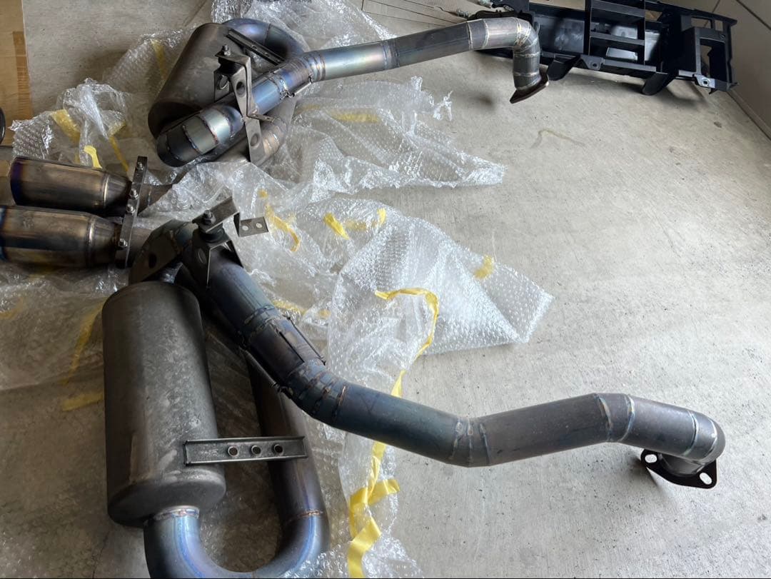 ポルシェケイマン987後期チタンワンオフマフラー（オーダーメイド） 甲高い音確定