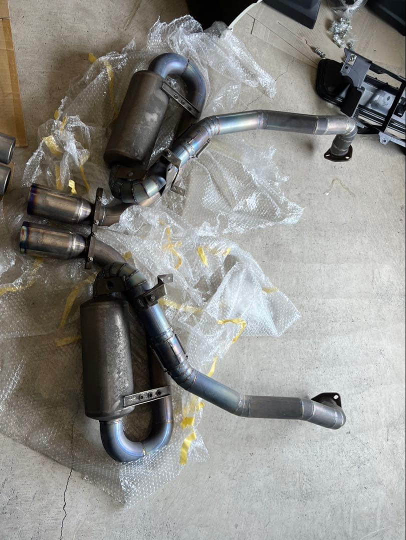 ポルシェケイマン987後期チタンワンオフマフラー（オーダーメイド） 甲高い音確定