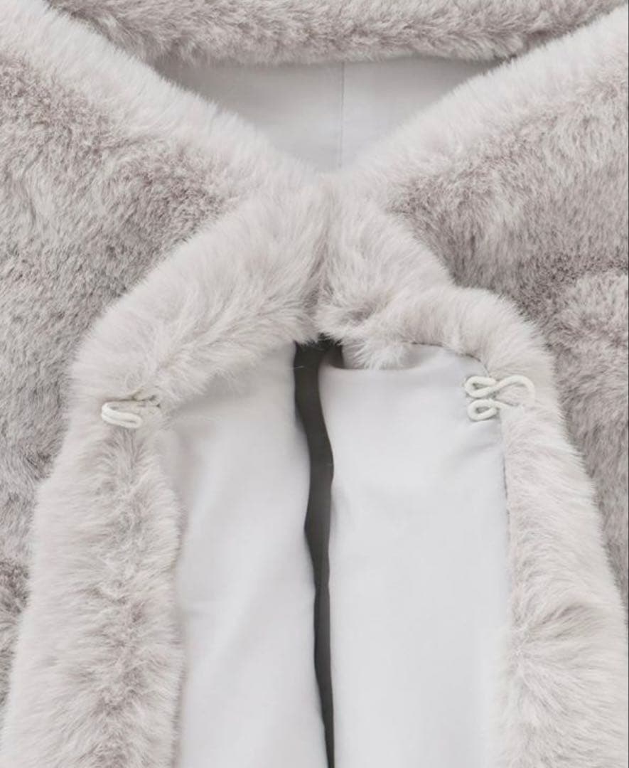 【タグ付未使用】JENNEリッチボリュームファーケープ　ライトグレー