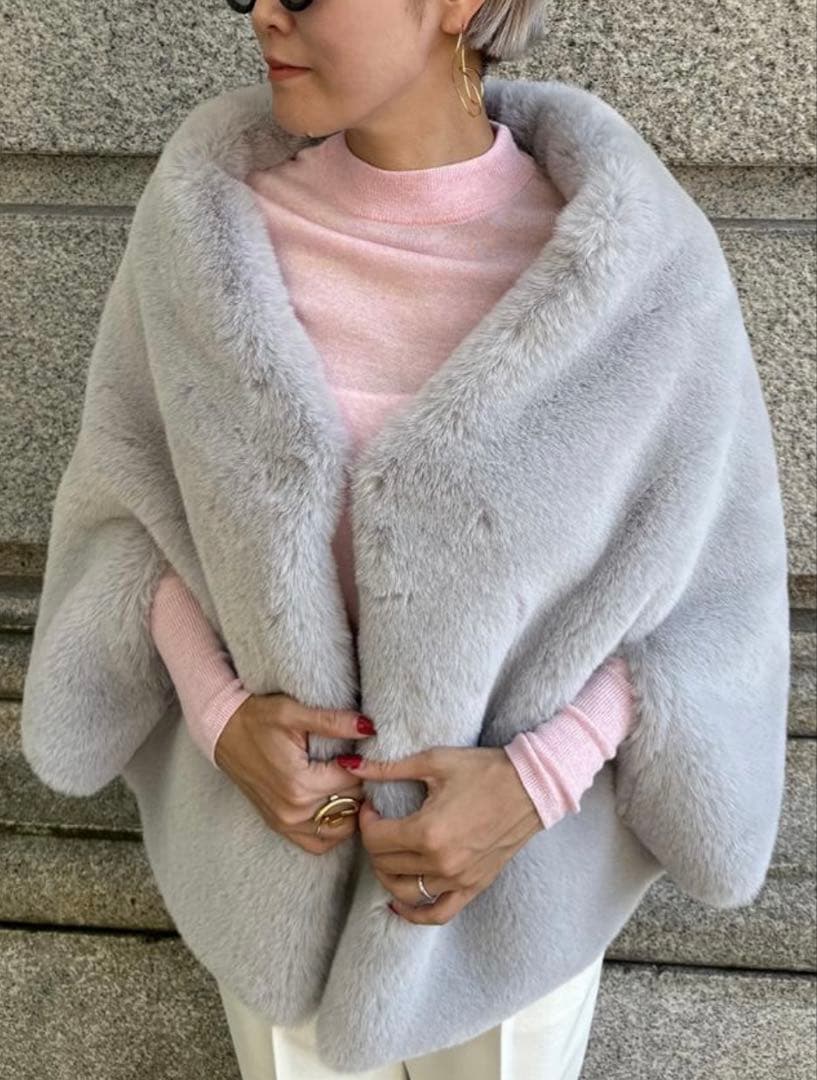 【タグ付未使用】JENNEリッチボリュームファーケープ　ライトグレー