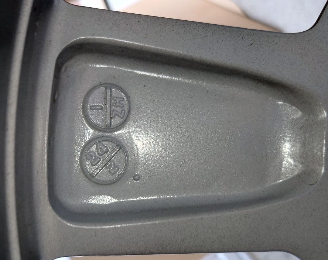 １本です。　新型　デリカD5　ホイール　純正18インチ　アルミ　 24年製　③