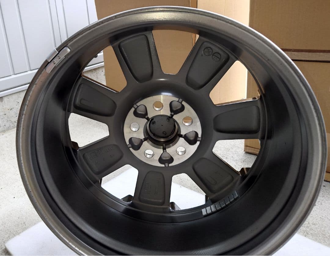 １本です。　新型　デリカD5　ホイール　純正18インチ　アルミ　 24年製　③