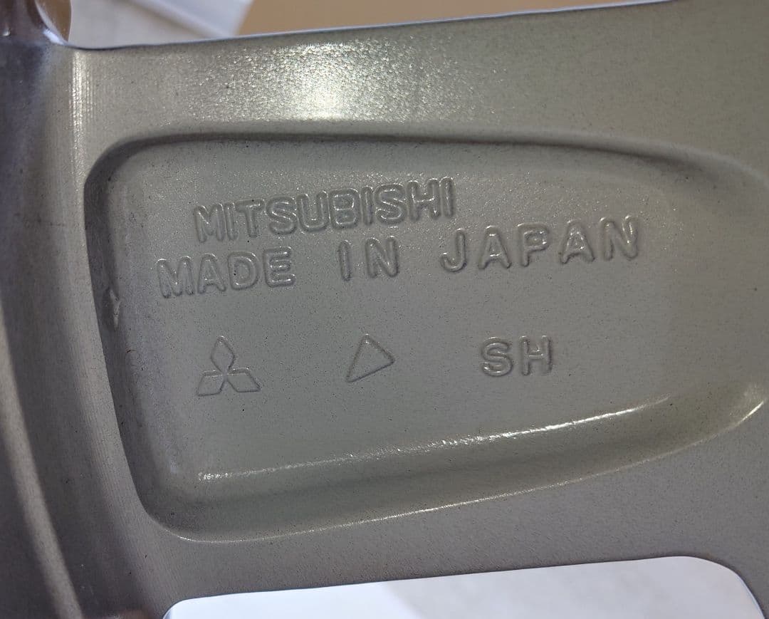 １本です。　新型　デリカD5　ホイール　純正18インチ　アルミ　 24年製　③