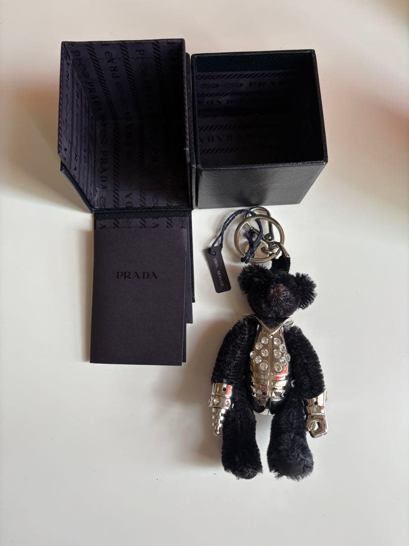 新品未使用　PRADA ベア　チャーム