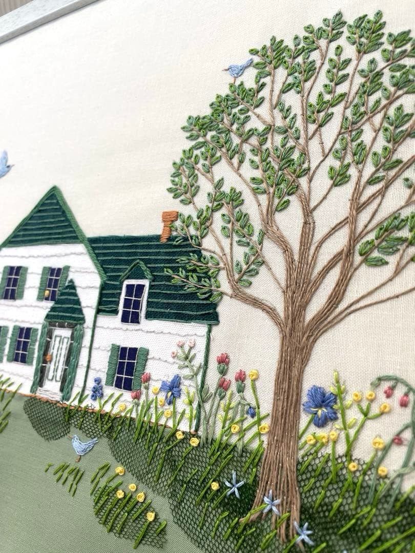 青木和子　刺繍　完成品　赤毛のアンの島　「グリーンゲイブルズ」