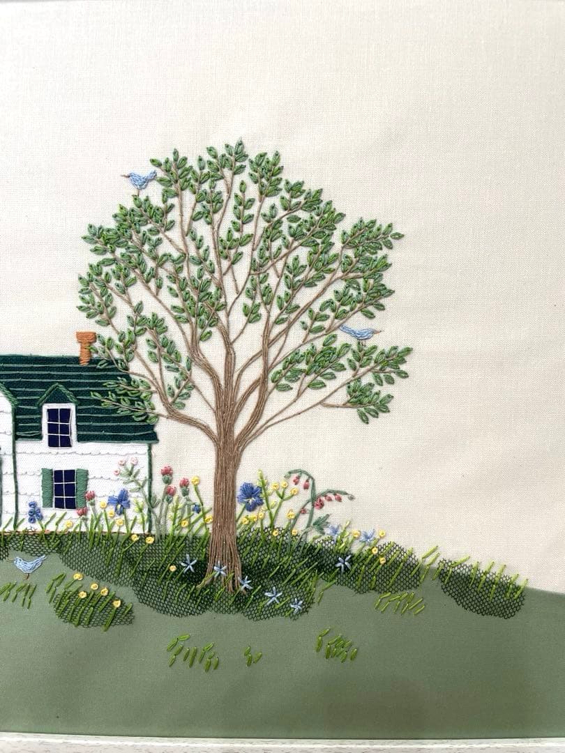 青木和子　刺繍　完成品　赤毛のアンの島　「グリーンゲイブルズ」