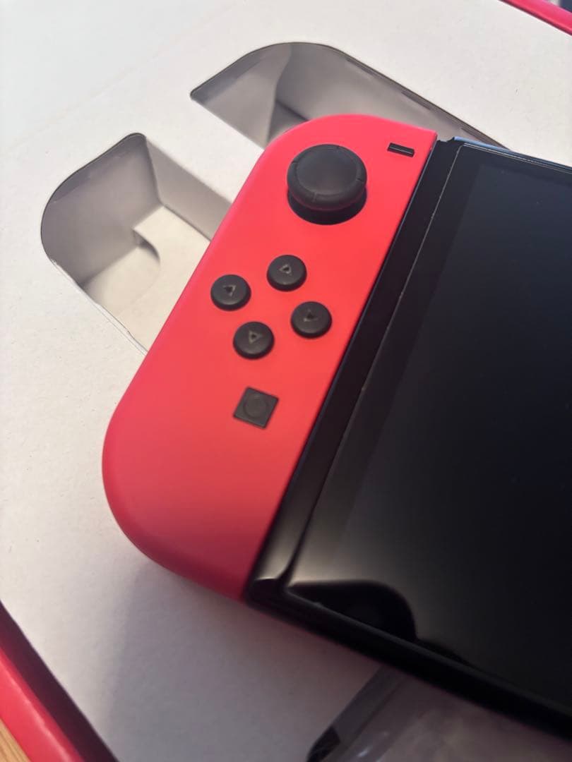 任天堂Switch有機EL マリオレッド