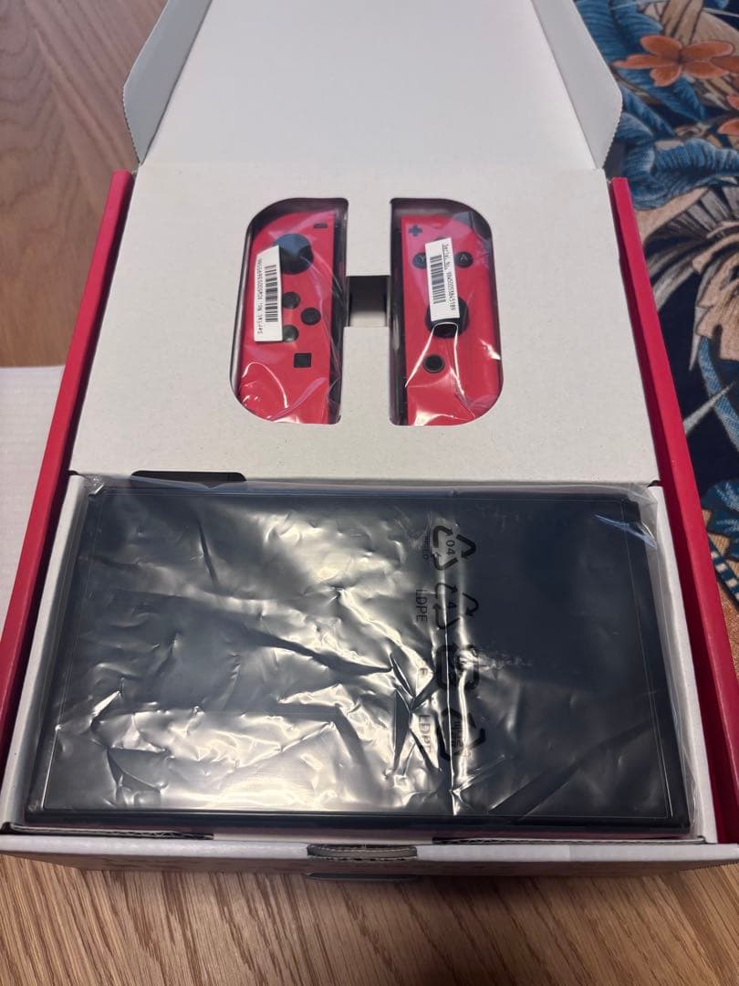 任天堂Switch有機EL マリオレッド