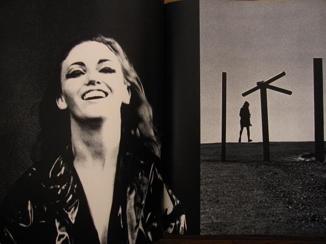 NOVEMBER GIRL　Sam Haskins　サム・ハスキンス