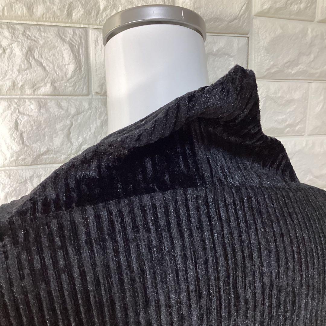 ISSEY MIYAKE イッセイミヤケ　プリーツ長袖カットソー　Vネック