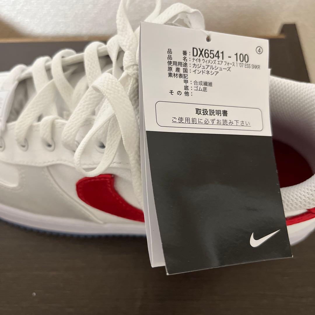NIKE エアフォース1 07 ESS SNKR DX6541 100