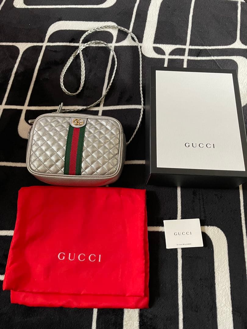 グッチGUCCI シルバー キルティング ショルダーバッグ