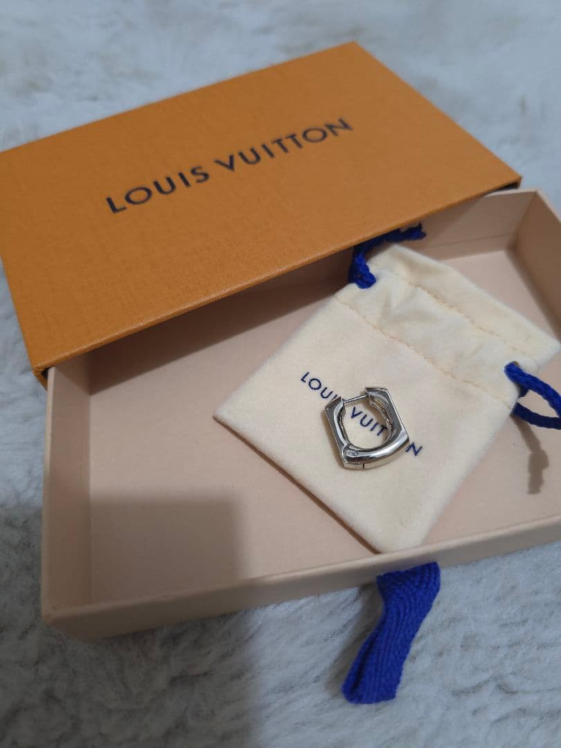 ルイヴィトン フープピアス モノグラム チェーン M02227 シルバー