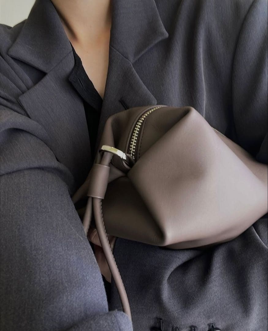 即完売URBAN BOBBY folded pouch bag